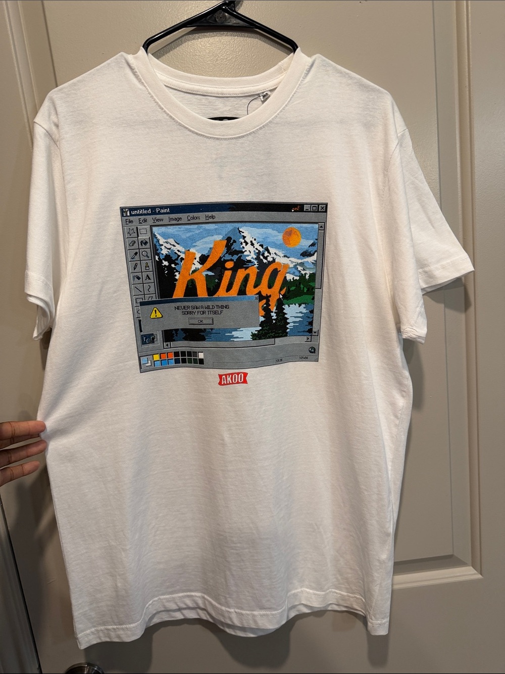Akoo White Graphic 'King' Short Sleeve Tee